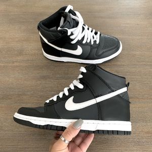 NIKE Dunk High Kids Size 4